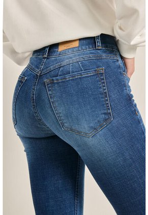 KOAJ PANTALON KOAJ PUSH UP FB 8645 2/24