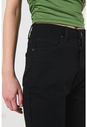 KOAJ PANTALON KOAJ JEAN MOM STA 12509 3/24