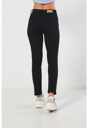 KOAJ PANTALON KOAJ PUSH UP FB 17430 4/24