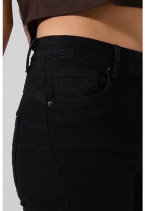 KOAJ PANTALON KOAJ JEAN PUSH UP 28692 4/25