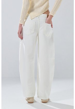 KOAJ PANTALON KOAJ JEAN LOOSE BARREL 33943 2/