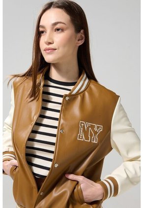 CHAQUETA KOAJ BELYNDA 1  2/25