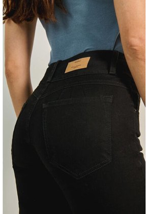 KOAJ PANTALON KOAJ PUSH UP FB 9293 2/24