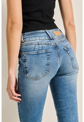 KOAJ PANTALON KOAJ PUSH UP FB 8369 2/24