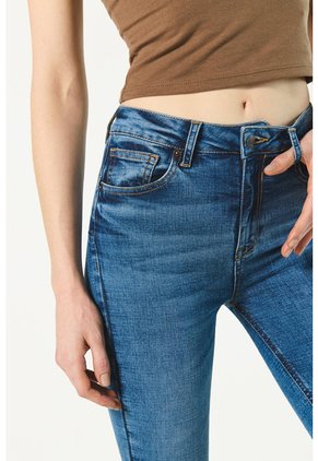 KOAJ PANTALON KOAJ PUSH UP FB 12111 3/24