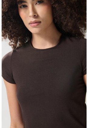 CAMISETA KOAJ ALFONSINA 23411 2/25