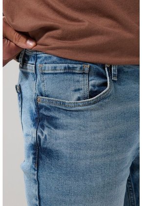 KOAJ PANTALON KOAJ JEAN SLIM 29234 4/25