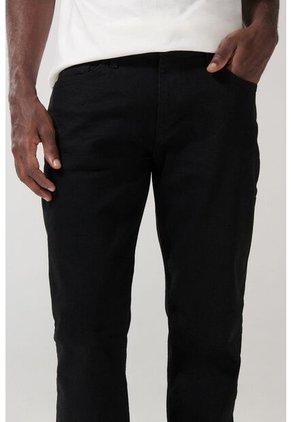 KOAJ PANTALON KOAJ JEAN SLIM 24822 3/25