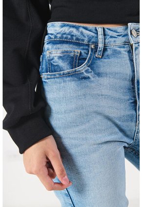 KOAJ PANTALON KOAJ JEAN MOM STA 15999 4/24