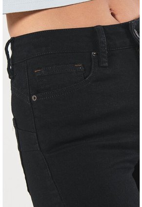 KOAJ PANTALON KOAJ JEAN PUSH UP FB 18623 4/24