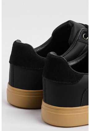 KOAJ ZAPATOS KOAJ URBANO M 9044 4/24