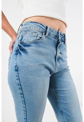  PANTALON KOAJ JEAN MOM STA 13947 4/24