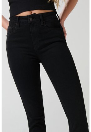 PANTALON KOAJ JEAN PUSH UP 24399 2/25