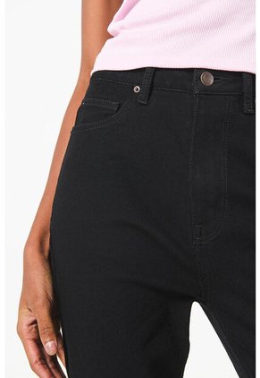 KOAJ PANTALON KOAJ JEAN MOM STA 13461 4/24