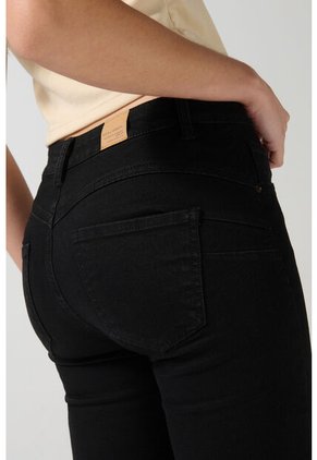 PANTALON KOAJ JEAN PUSH UP 25317 3/25