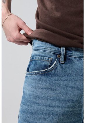 KOAJ PANTALON KOAJ JEAN BAGGY 28095 3/25