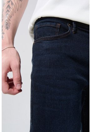 KOAJ PANTALON KOAJ JEAN SLIM 28100 3/25