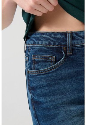 KOAJ PANTALON KOAJ JEAN MOM STA 26544 3/25