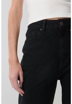 KOAJ PANTALON KOAJ JEAN MOM STA 22828 2/25