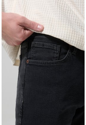 KOAJ PANTALON KOAJ JEAN SLIM 27290 3/25