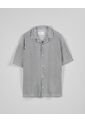 KOAJ Camisa Cuello Resort Blanca Con Rayas Negras Y Botones de Koaj