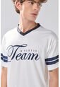 KOAJ Camiseta Cuello V Crema Clara Con Diseño College de Koaj