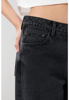 PANTALON KOAJ JEAN BARREL 24173 M 2/25