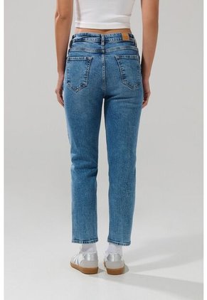 KOAJ PANTALON KOAJ JEAN MOM STA 28889 4/25