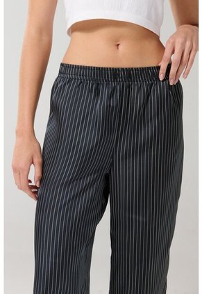 KOAJ PANTALON KOAJ PALAZZO 25308 M 3/25