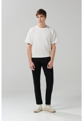 KOAJ PANTALON KOAJ JEAN SLIM 29231 4/25