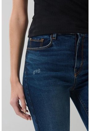 KOAJ PANTALON KOAJ JEAN JEGGING STA 22890 2/25