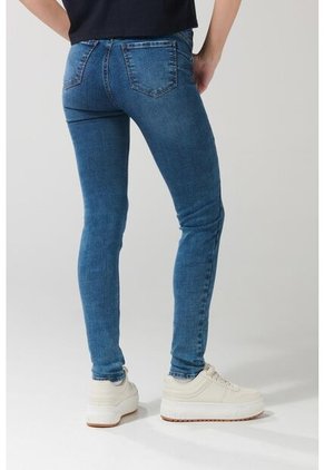 KOAJ PANTALON KOAJ JEAN PUSH UP 23348 2/25