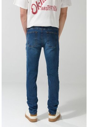 KOAJ PANTALON KOAJ JEAN SLIM 23502 2/25