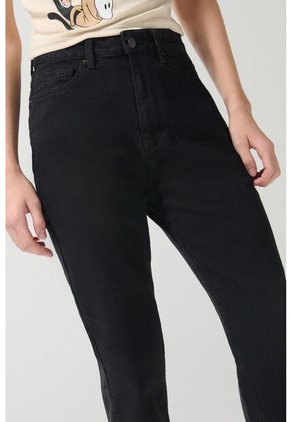 KOAJ PANTALON KOAJ JEAN MOM STA 23473 2/25