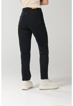 KOAJ PANTALON KOAJ JEAN MOM STA 23473 2/25