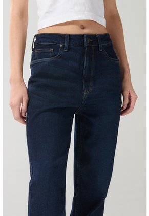KOAJ PANTALON KOAJ JEAN MOM STA 23477 2/25