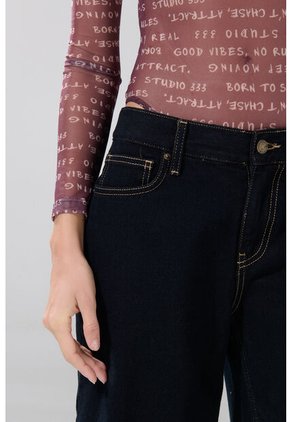 KOAJ BERMUDA KOAJ 30274 JORT FEM 4/25