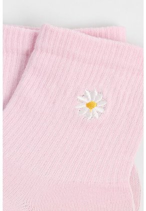 Medias Cortas Con Diseño Bordado De Flor.