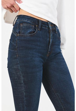 KOAJ PANTALON KOAJ PUSH UP FB 13983 4/24