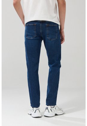 KOAJ PANTALON KOAJ JEAN SLIM 29230 4/25