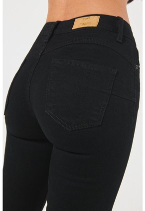 KOAJ PANTALON KOAJ PUSH UP FB 12521 3/24