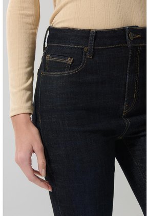 KOAJ PANTALON KOAJ JEAN PUSH UP 22721 2/25