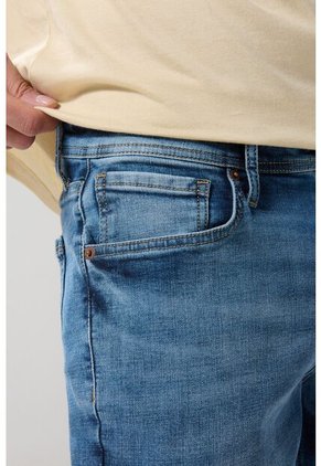 PANTALON KOAJ JEAN SLIM 26017 3/25