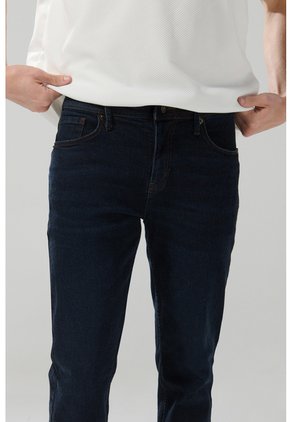 KOAJ PANTALON KOAJ JEAN SLIM 29232 4/25