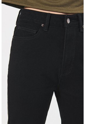 KOAJ PANTALON KOAJ JEAN MOM STA 13964 4/24