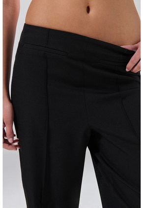 KOAJ PANTALÓN KOAJ BOTA RECTA 33680 M 3/26