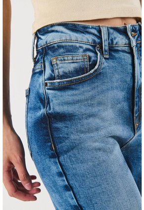 KOAJ PANTALON KOAJ JEAN MOM STA 15529 4/24