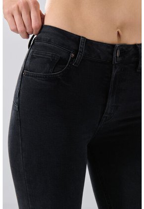 KOAJ PANTALON KOAJ JEAN PUSH UP 32008 1/26