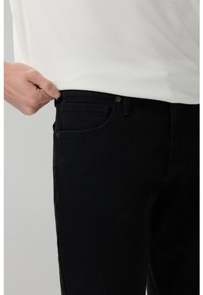 KOAJ PANTALON KOAJ JEAN SLIM 29231 4/25
