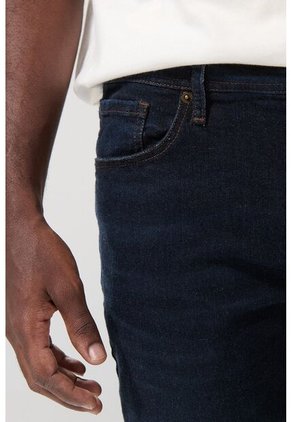 KOAJ PANTALON KOAJ JEAN SLIM 24821 3/25